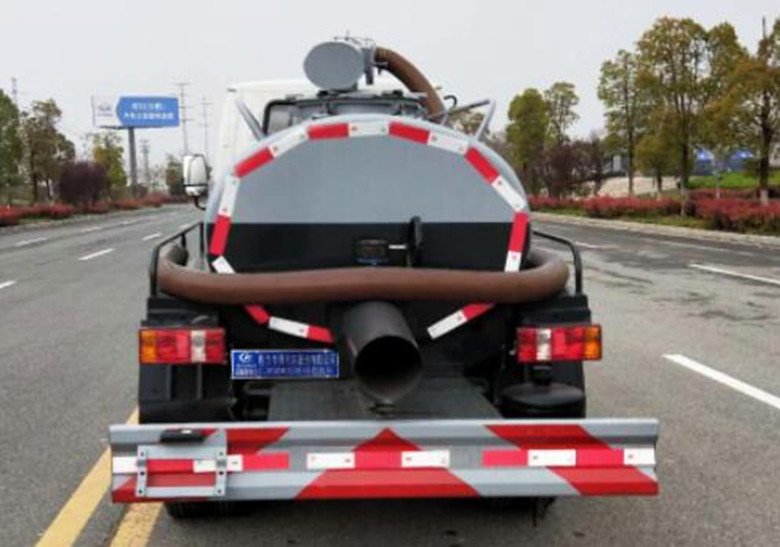 程力凱馬藍牌吸糞車