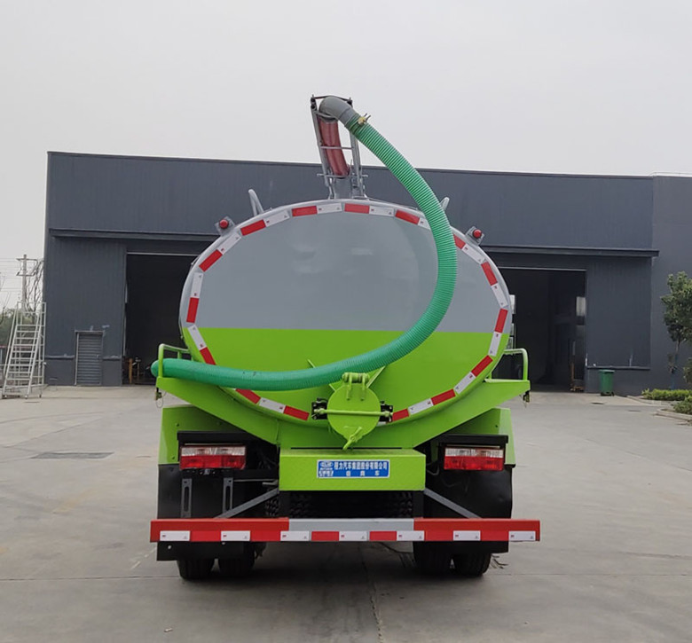 程力東風(fēng)D7(8-9方)吸糞車