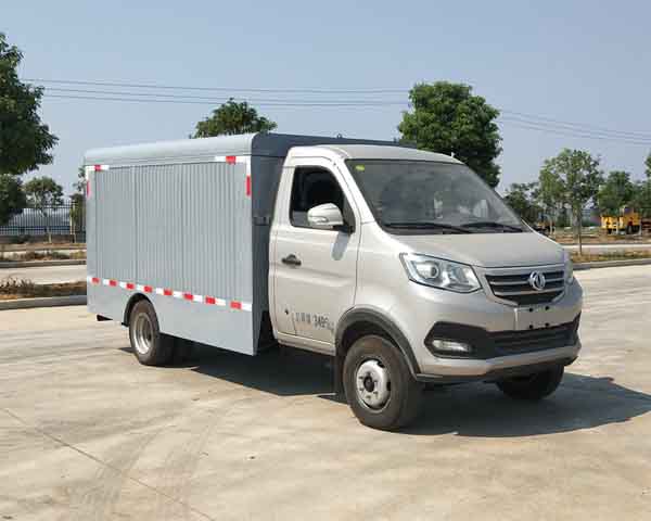 東風純電動密閉式桶裝垃圾車