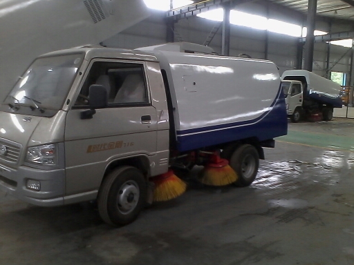 福田時(shí)代2300微型掃路車